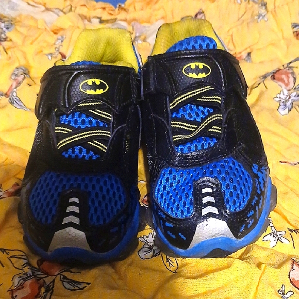 STRIDE•RITE Light Up! Batman Themed Boys Sneakers - Velcro Straps, US 7M